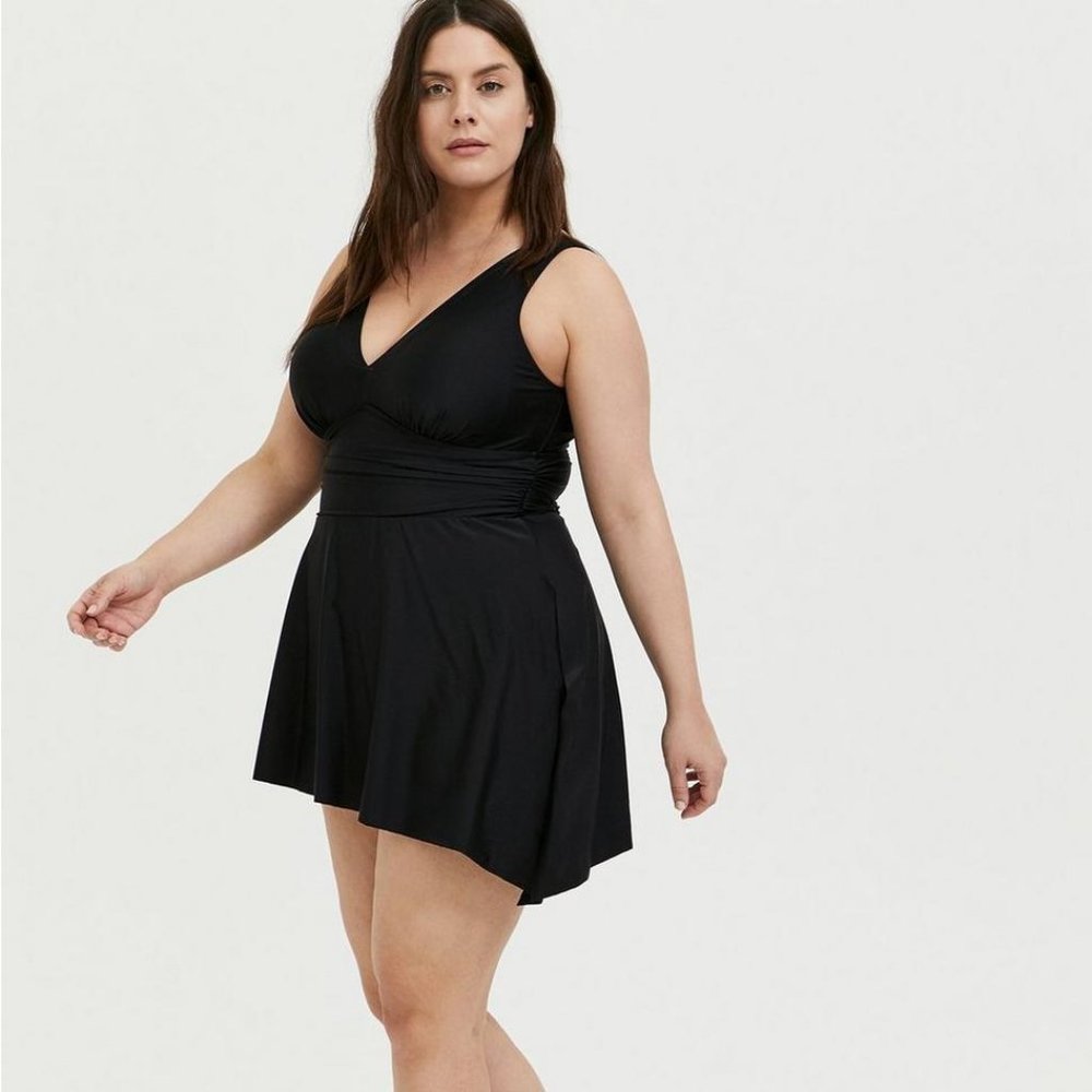 Torrid Wireless Short Asymmetrical Swim Dress with Brief size 4x